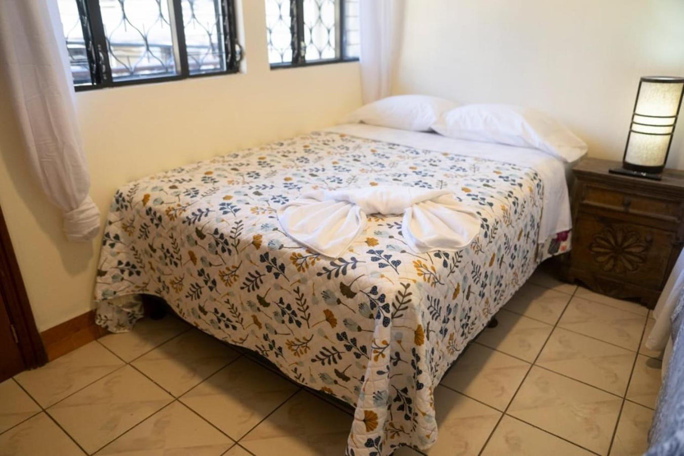 Hotel Los Manantiales Panajachel Kültér fotó