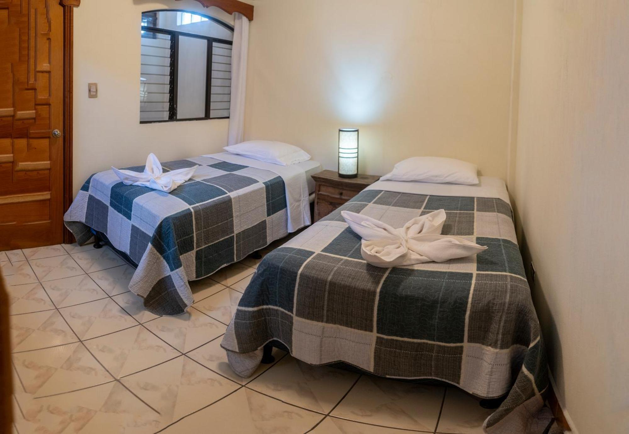 Hotel Los Manantiales Panajachel Kültér fotó